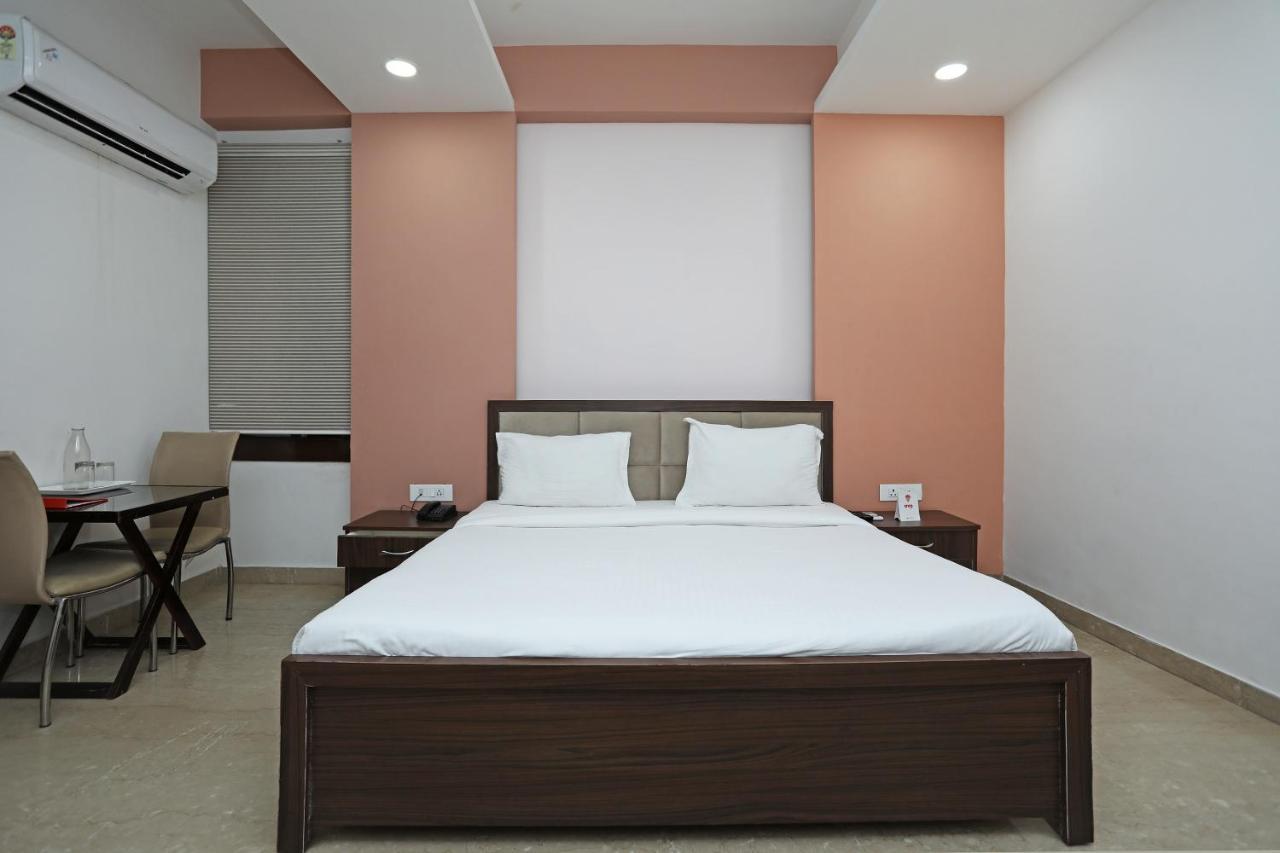 Spot On 72085 Hotel Riyasat Бопал Екстериор снимка